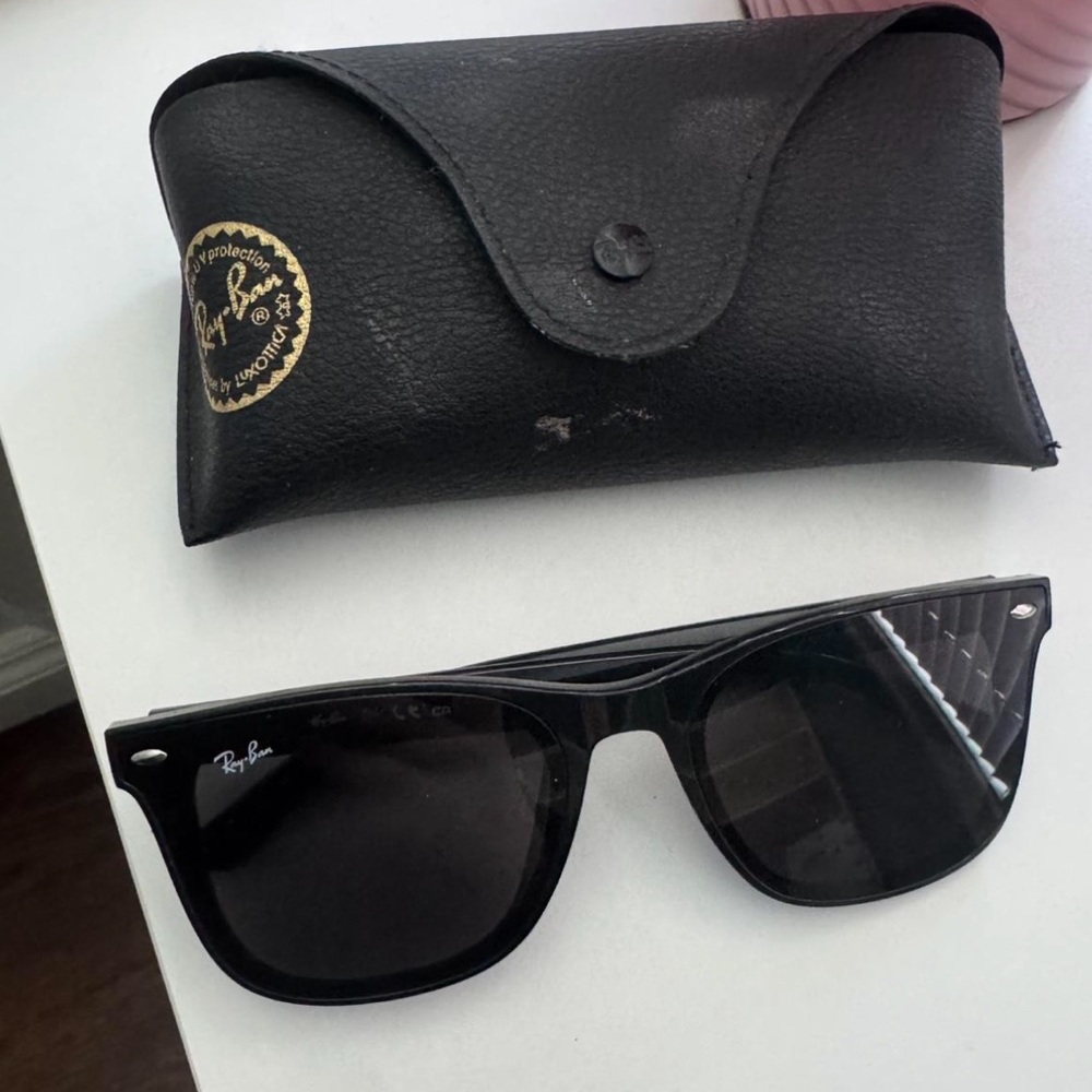 Ray-Ban RB4420, Black Sunglasses Case and Glasses
